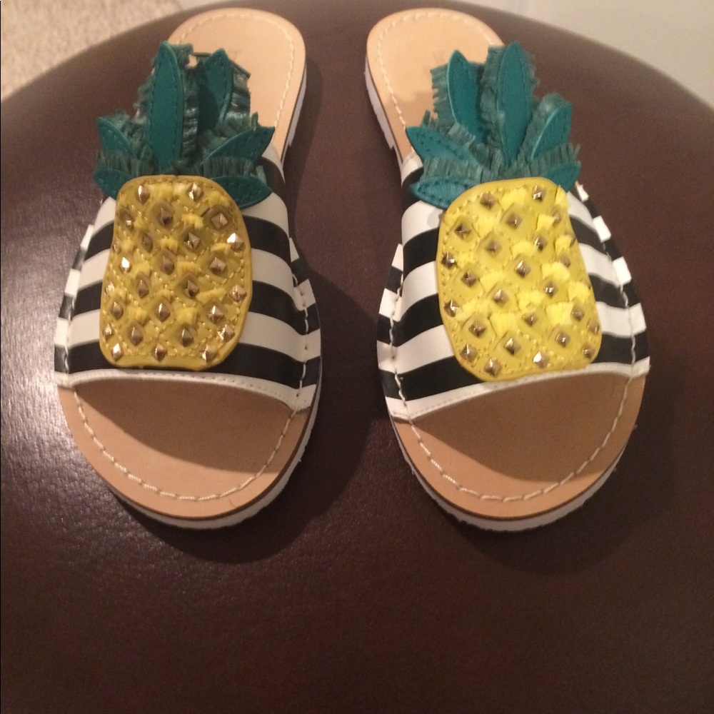 Kate Spade pineapple sandals 8m sold out $168